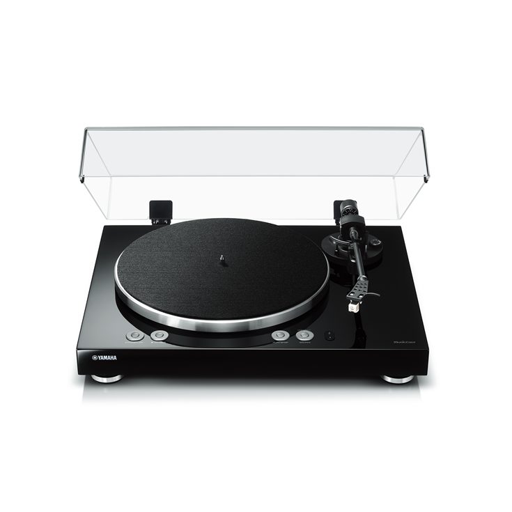 Yamaha MusicCast VINYL 500, black finish, three-quarter front view