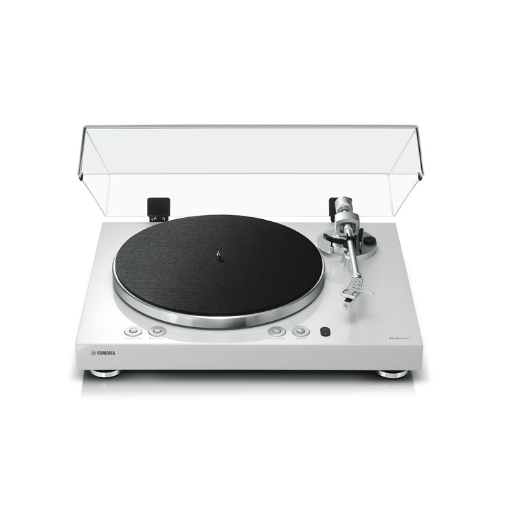 Yamaha MusicCast VINYL 500, white finish, three-quarter front view
