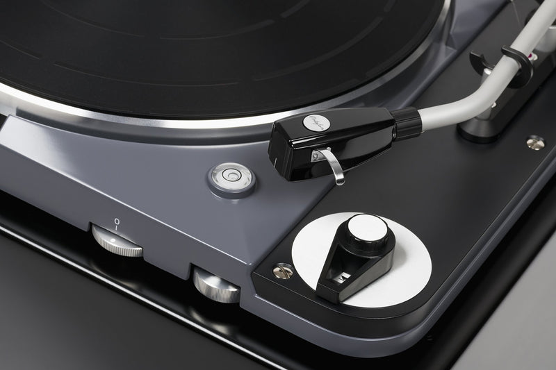 Thorens 124 DD Turntable
