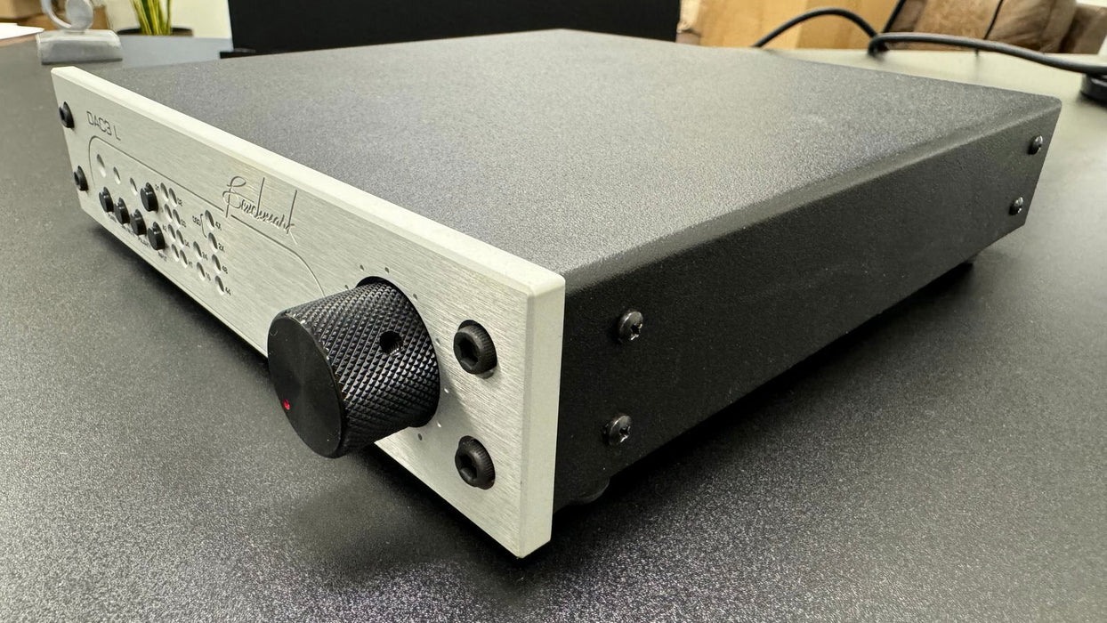 Benchmark DAC3 L DAC + Preamp [Previously Owned] - Alma Music and Audio - Alma Music and Audio - 