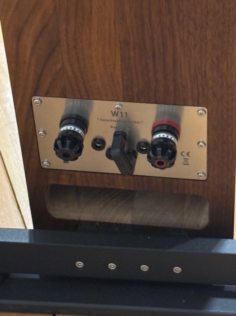 Boenicke W11SE in Walnut (Previously Owned)