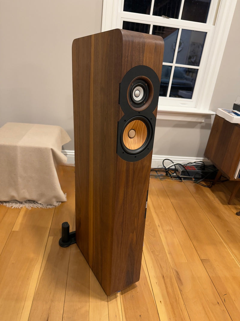 Boenicke W11SE in Walnut (Previously Owned)