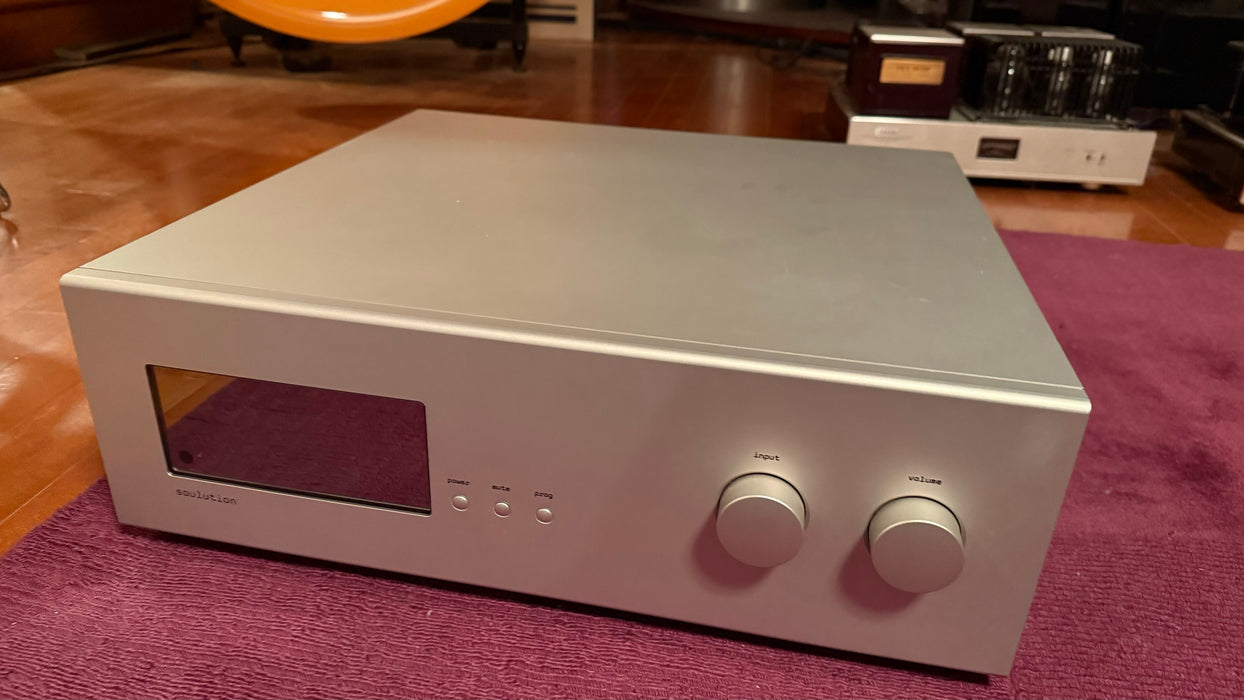 Soulution 720 Preamplifier with Phono [Previously Owned]