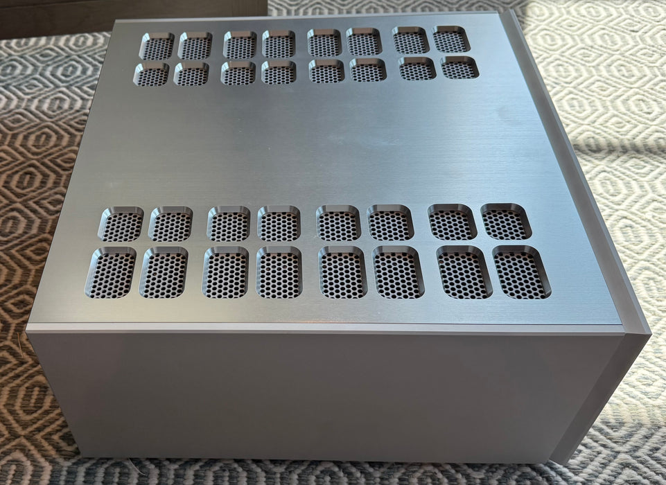 Luxman M-10X Amplifier [Previosuly Owned]