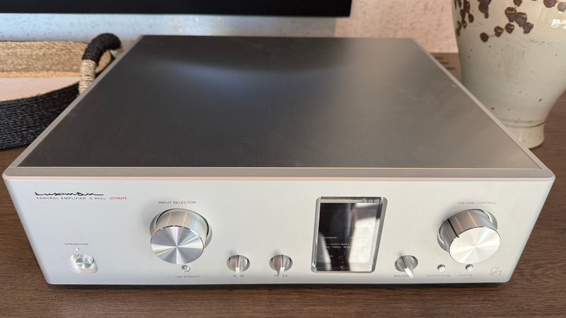 Luxman C-900u Preamplifier [Previously Owned]