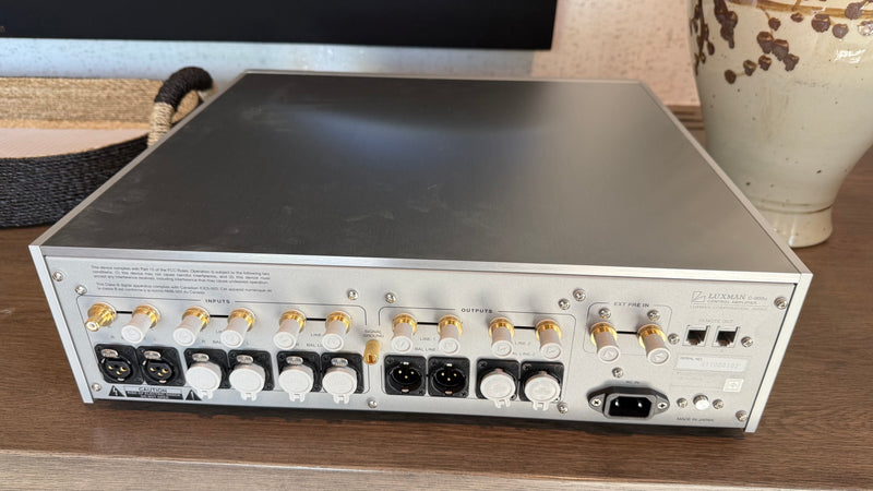 Luxman C-900u Preamplifier [Previously Owned]