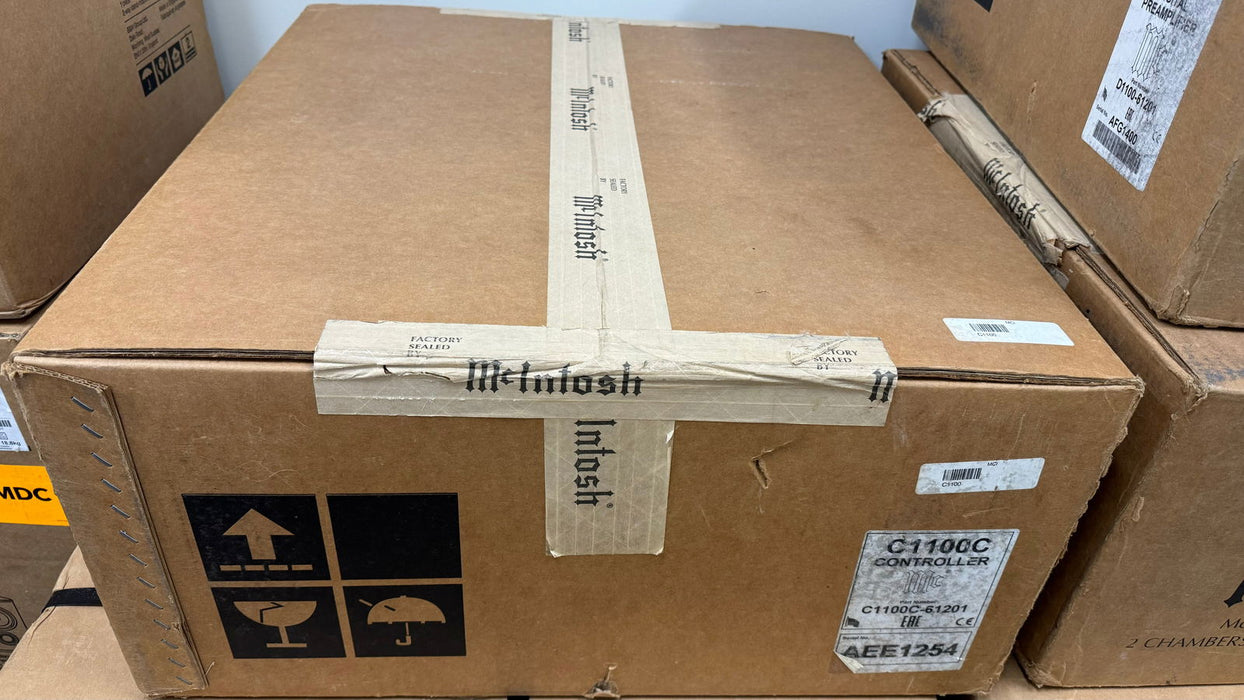 McIntosh C1100 2-Channel Vacuum Tube Preamplifier [Previously Owned] - Alma Music and Audio - Alma Music and Audio - 