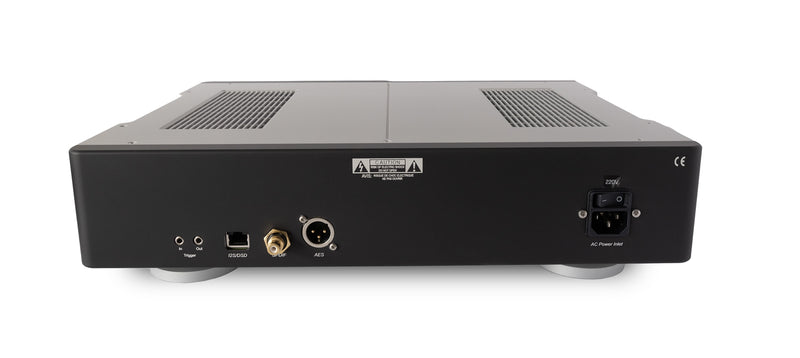 Bricasti M19 SACD/CD Reference Transport, rear panel