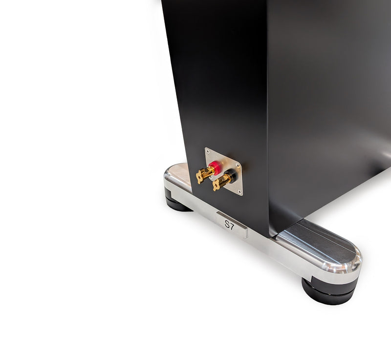 Bricasti S7 loudspeaker, rear speaker terminals and base